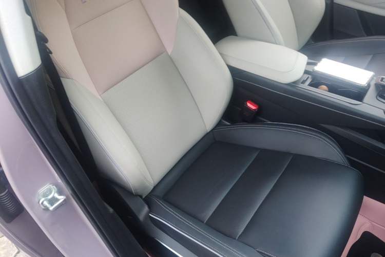 Used Lynk & Co 06 2023 Remix 1.5T Shero Right Front Seat