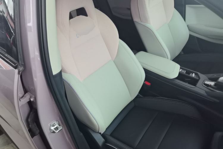 Used Lynk & Co 06 2023 Remix 1.5T Shero Right Front Seat