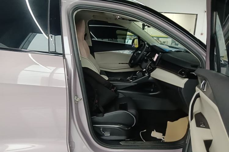 Used Lynk & Co 06 2023 Remix 1.5T Shero Right Front Seat