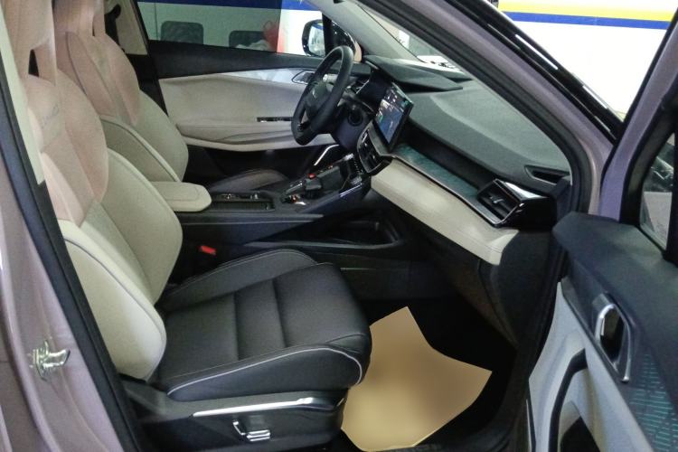Used Lynk & Co 06 2023 Remix 1.5T Shero Right Front Seat
