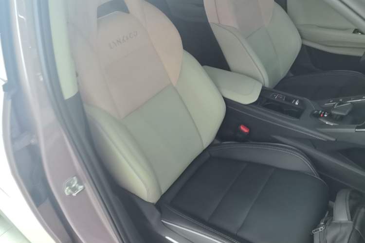Used Lynk & Co 06 2023 Remix 1.5T Shero Right Front Seat