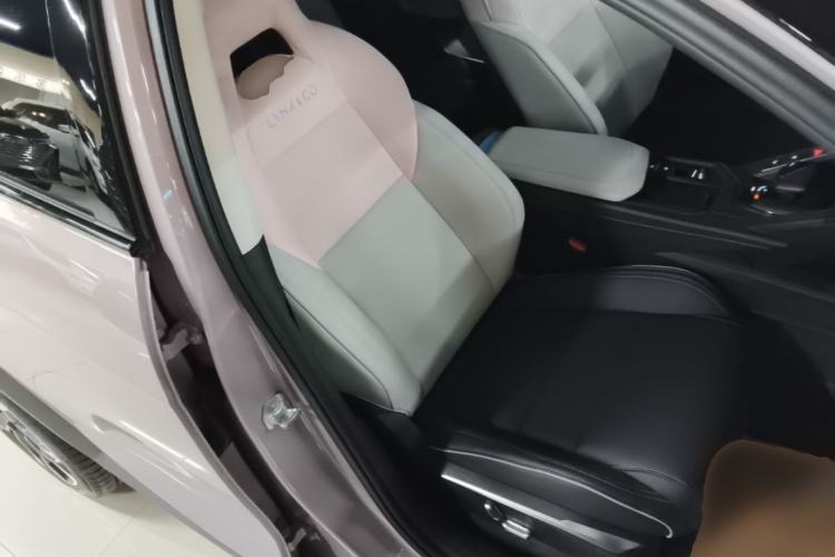 Used Lynk & Co 06 2023 Remix 1.5T Shero Right Front Seat