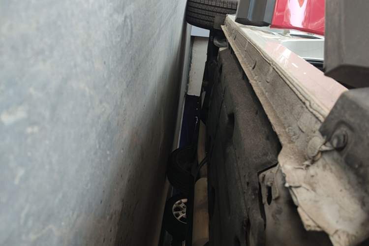 Used Lynk & Co 06 2023 Remix 1.5T Dynamic Halo Right Side Sill