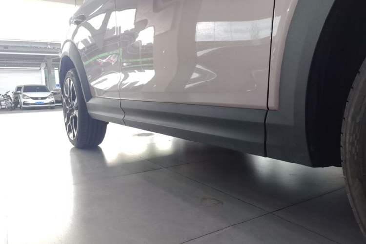 Used Lynk & Co 06 2023 Remix 1.5T Shero Right Side Sill