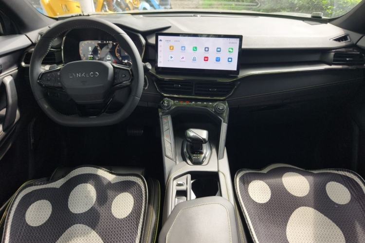 Used Lynk & Co 06 2023 Remix 1.5T Dynamic Halo Center Console