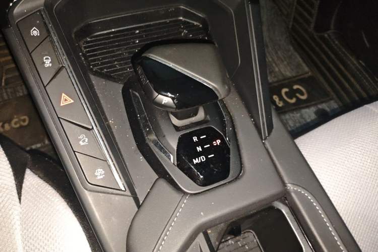 Used Lynk & Co 06 2023 Remix 1.5T JinPro Gear Lever