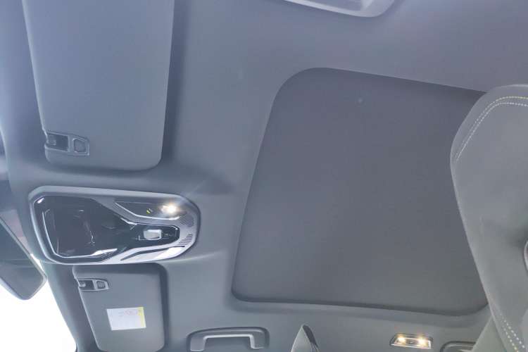 Used Lynk & Co 06 2023 Remix 1.5T Dynamic Halo Headliner