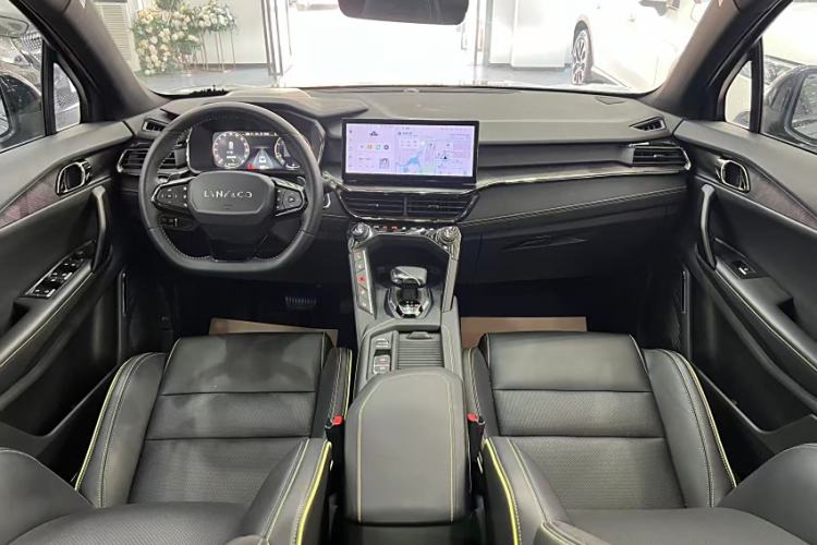 Used Lynk & Co 06 2023 Remix 1.5T Dynamic Halo Interior 1