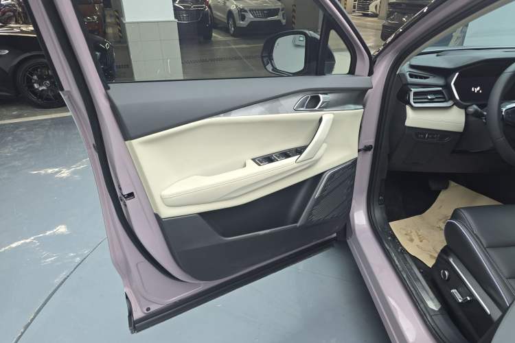Used Lynk & Co 06 2023 Remix 1.5T Shero Interior 1