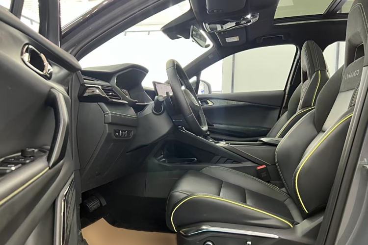 Used Lynk & Co 06 2023 Remix 1.5T Dynamic Halo Interior 3