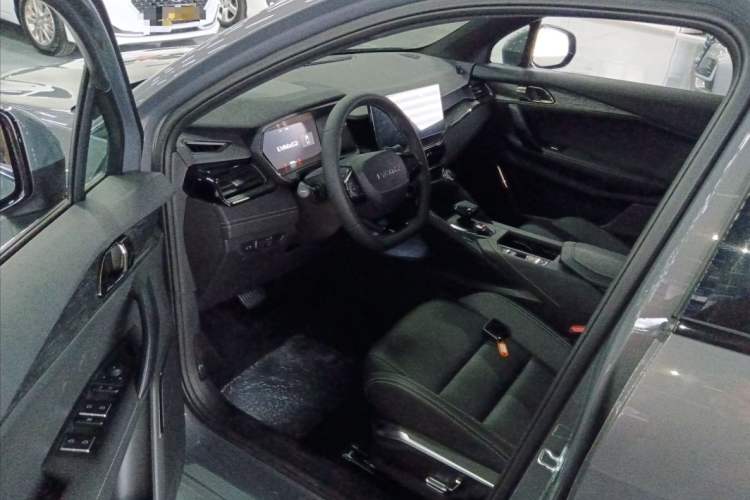 Used Lynk & Co 06 2023 Remix 1.5T JinPro Interior 3