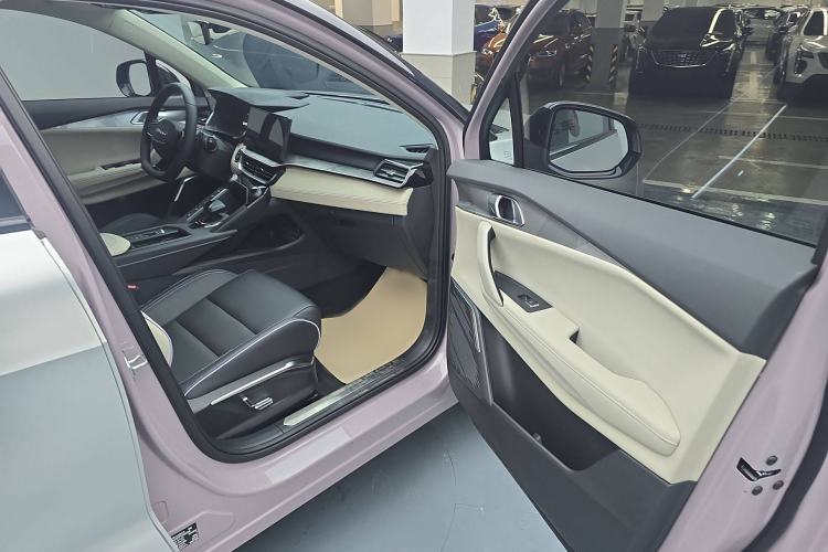 Used Lynk & Co 06 2023 Remix 1.5T Shero Interior 4