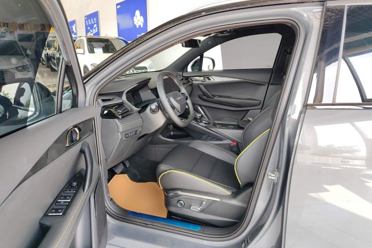 Used Lynk & Co 06 2023 Remix 1.5T Dynamic Halo Left Front Seat