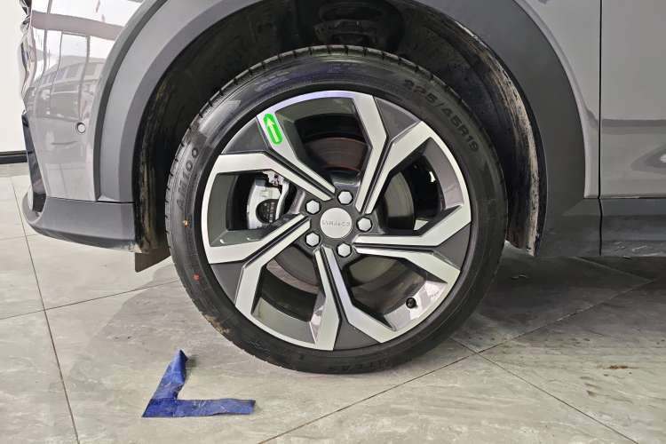 Used Lynk & Co 06 2023 Remix 1.5T Dynamic Halo Left Front Wheel Hub