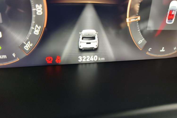 Used Lynk & Co 06 2023 Remix 1.5T Dynamic Halo Odometer Close Up
