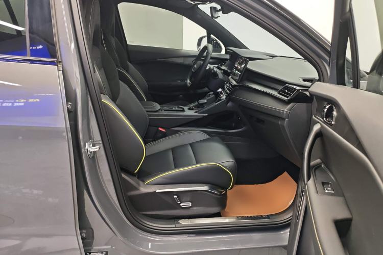 Used Lynk & Co 06 2023 Remix 1.5T Dynamic Halo Right Front Seat