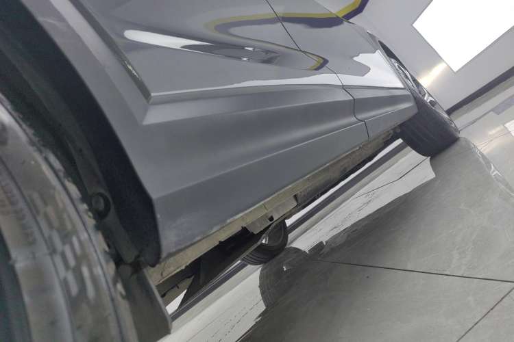 Used Lynk & Co 06 2023 Remix 1.5T Dynamic Halo Right Side Sill