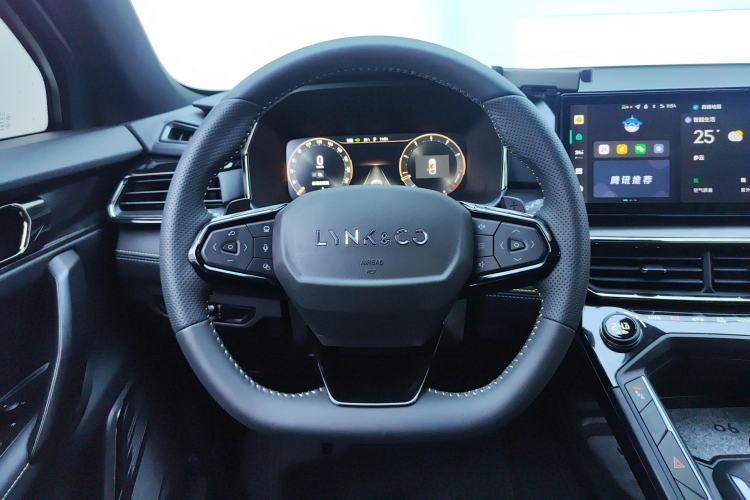 Used Lynk & Co 06 2023 Remix 1.5T Dynamic Halo Steering Wheel