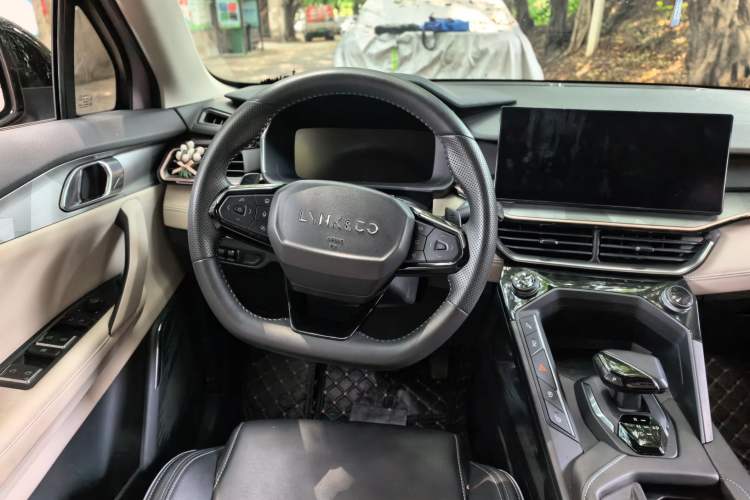 Used Lynk & Co 06 2023 Remix 1.5T Dynamic Halo Steering Wheel