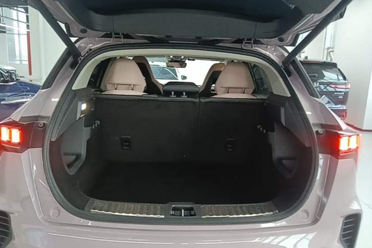 Used Lynk & Co 06 2023 Remix 1.5T Shero Trunk