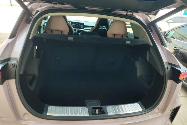Used Lynk & Co 06 2023 Remix 1.5T Shero Trunk