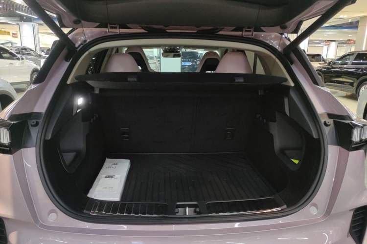 Used Lynk & Co 06 2023 Remix 1.5T Shero Trunk