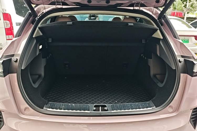 Used Lynk & Co 06 2023 Remix 1.5T Shero Trunk