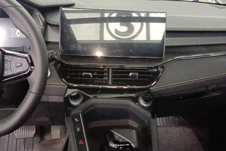 Used Lynk & Co 06 2023 Remix 1.5T Dynamic Halo Audio And AC Panel