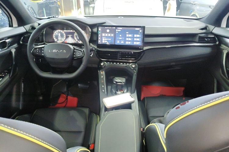 Used Lynk & Co 06 2023 Remix 1.5T Dynamic Halo Center Console