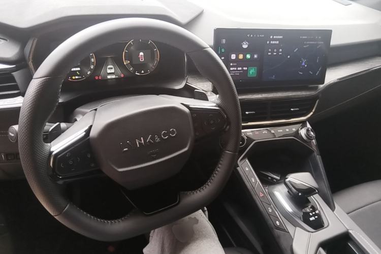 Used Lynk & Co 06 2023 Remix 1.5T JinPro Center Console