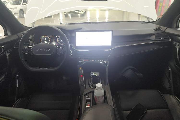 Used Lynk & Co 06 2023 Remix 1.5T Dynamic Halo Center Console