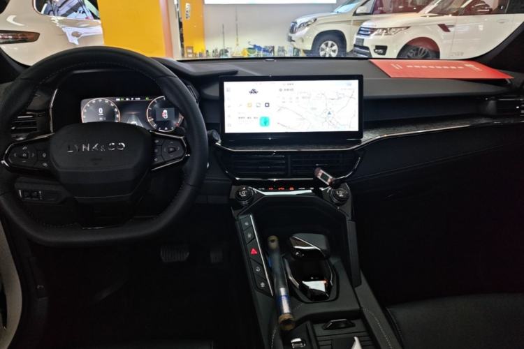 Used Lynk & Co 06 2023 Remix 1.5T JinPro Center Console
