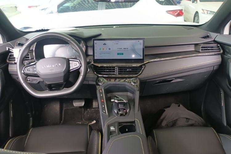 Used Lynk & Co 06 2023 Remix 1.5T Dynamic Halo Center Console