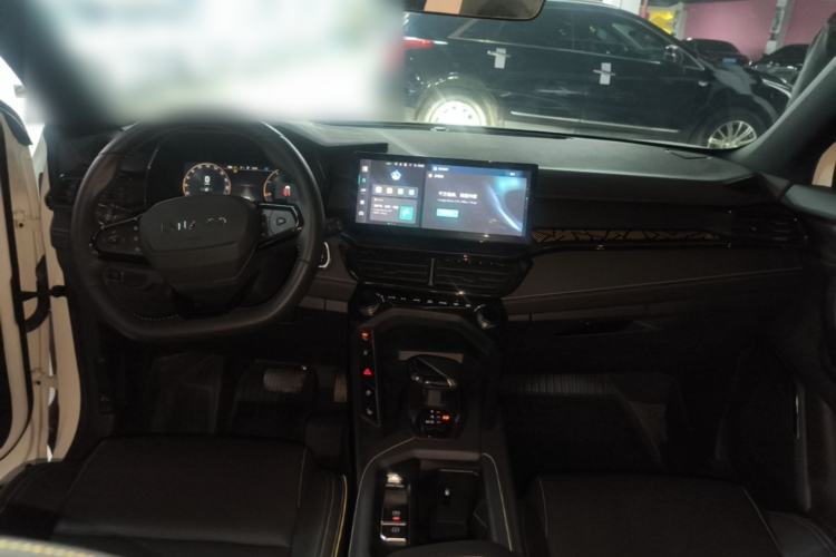 Used Lynk & Co 06 2023 Remix 1.5T Dynamic Halo Center Console