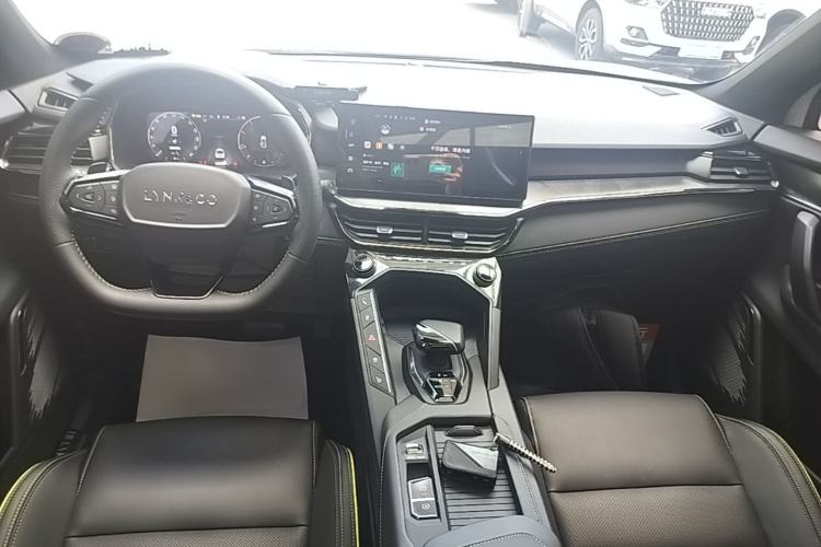 Used Lynk & Co 06 2023 Remix 1.5T Dynamic Halo Center Console