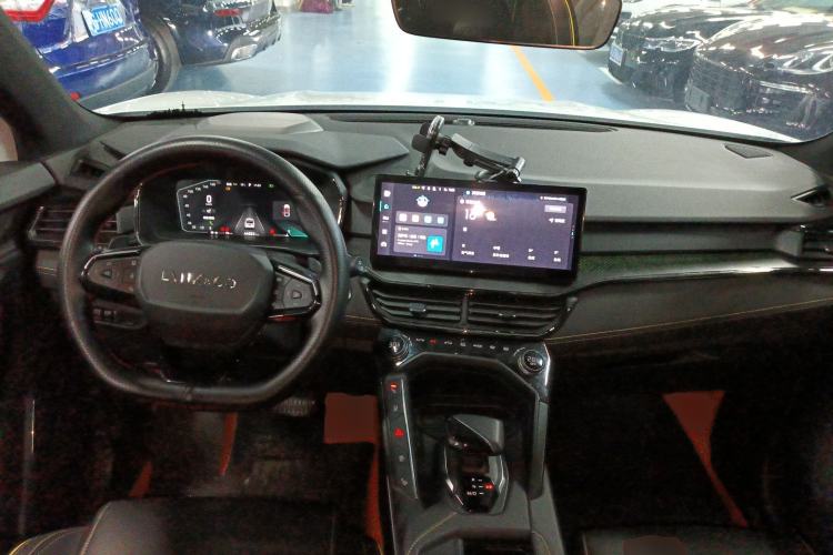Used Lynk & Co 06 2023 Remix 1.5T Dynamic Halo Center Console