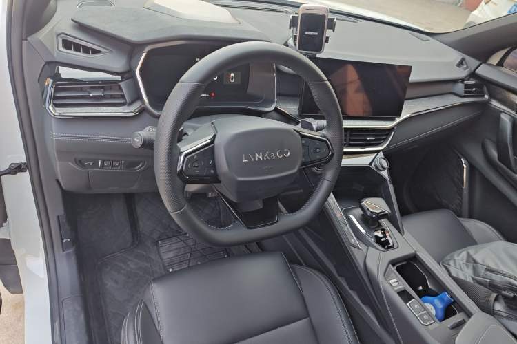 Used Lynk & Co 06 2023 Remix 1.5T JinPro Center Console