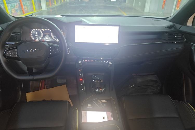Used Lynk & Co 06 2023 Remix 1.5T Dynamic Halo Center Console