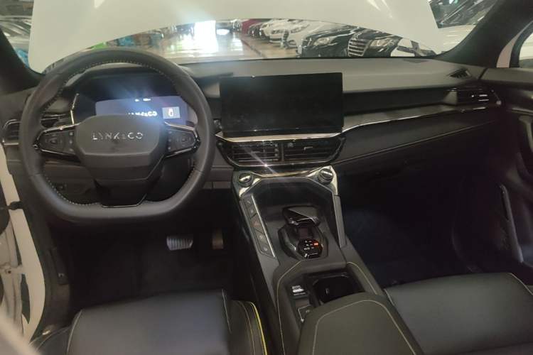 Used Lynk & Co 06 2023 Remix 1.5T Dynamic Halo Center Console
