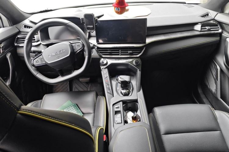 Used Lynk & Co 06 2023 Remix 1.5T Dynamic Halo Center Console