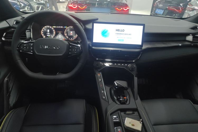 Used Lynk & Co 06 2023 Remix 1.5T Dynamic Halo Center Console