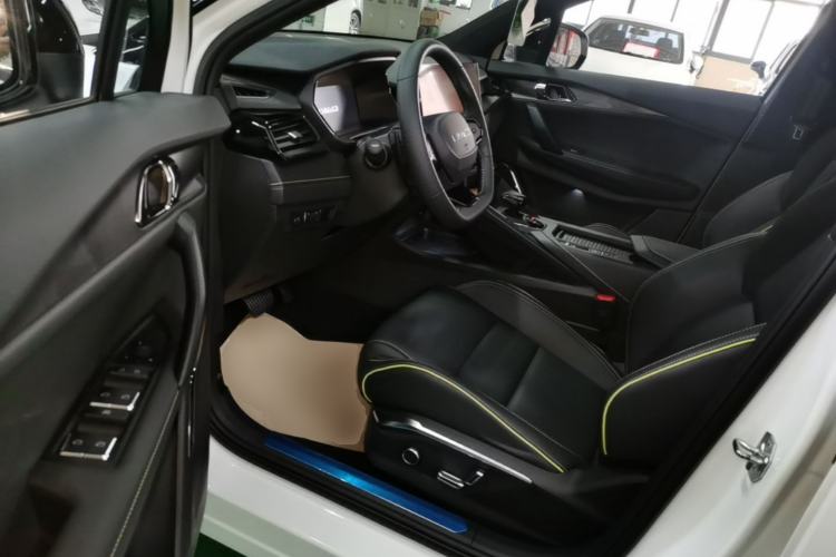 Used Lynk & Co 06 2023 Remix 1.5T Dynamic Halo Driver Seat