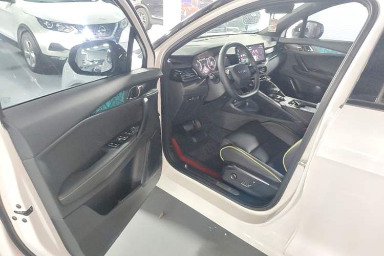 Used Lynk & Co 06 2023 Remix 1.5T Dynamic Halo Driver Seat