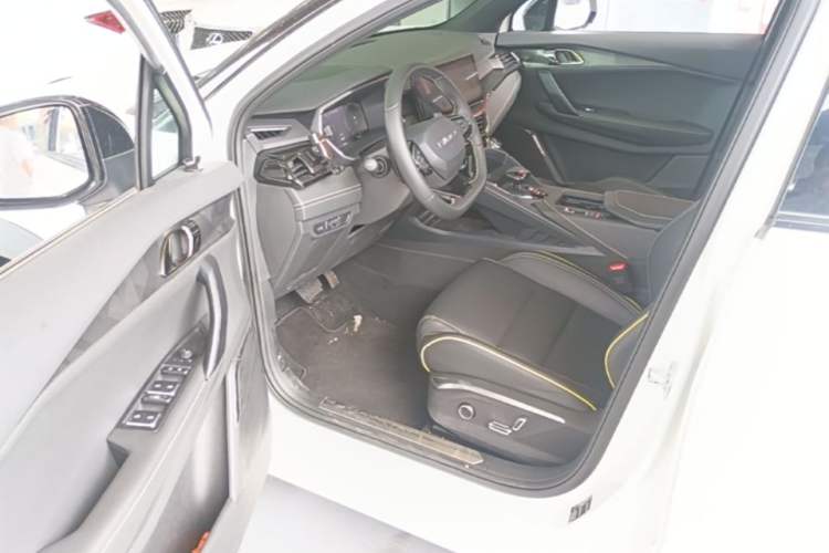 Used Lynk & Co 06 2023 Remix 1.5T Dynamic Halo Driver Seat