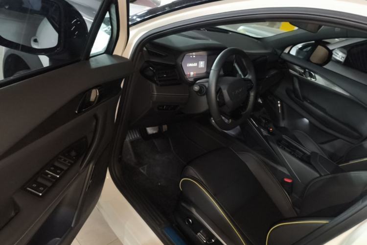 Used Lynk & Co 06 2023 Remix 1.5T Dynamic Halo Driver Seat