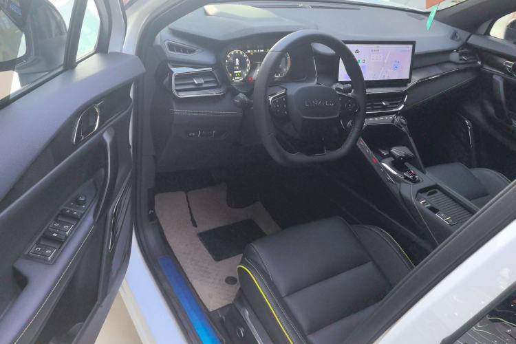 Used Lynk & Co 06 2023 Remix 1.5T Dynamic Halo Driver Seat
