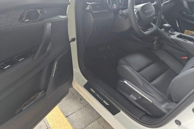 Used Lynk & Co 06 2023 Remix 1.5T JinPro Driver Seat
