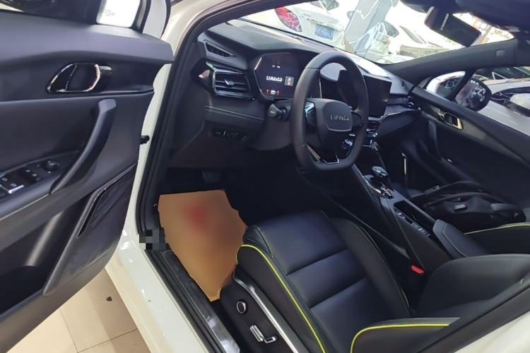 Used Lynk & Co 06 2023 Remix 1.5T Dynamic Halo Driver Seat
