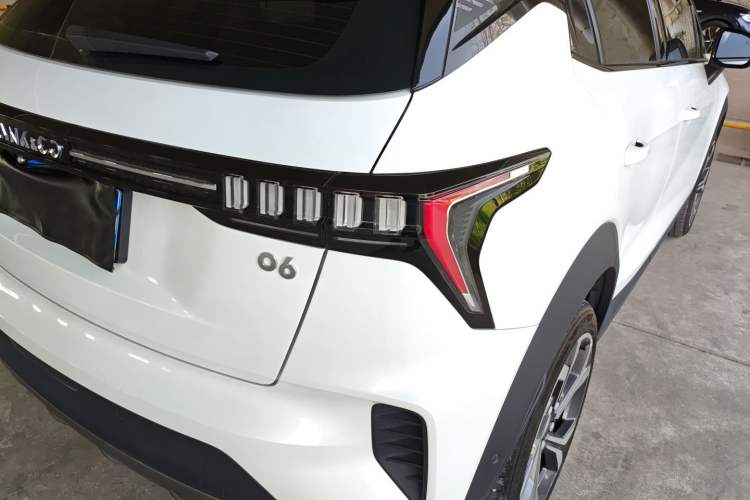 Used Lynk & Co 06 2023 Remix 1.5T Dynamic Halo Exterior 3