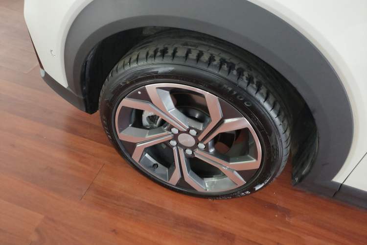 Used Lynk & Co 06 2023 Remix 1.5T Dynamic Halo Exterior 4